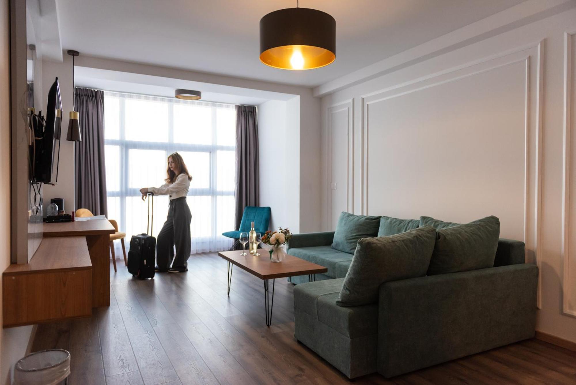 Dishli Hotel & Spa ستروغا المظهر الخارجي الصورة