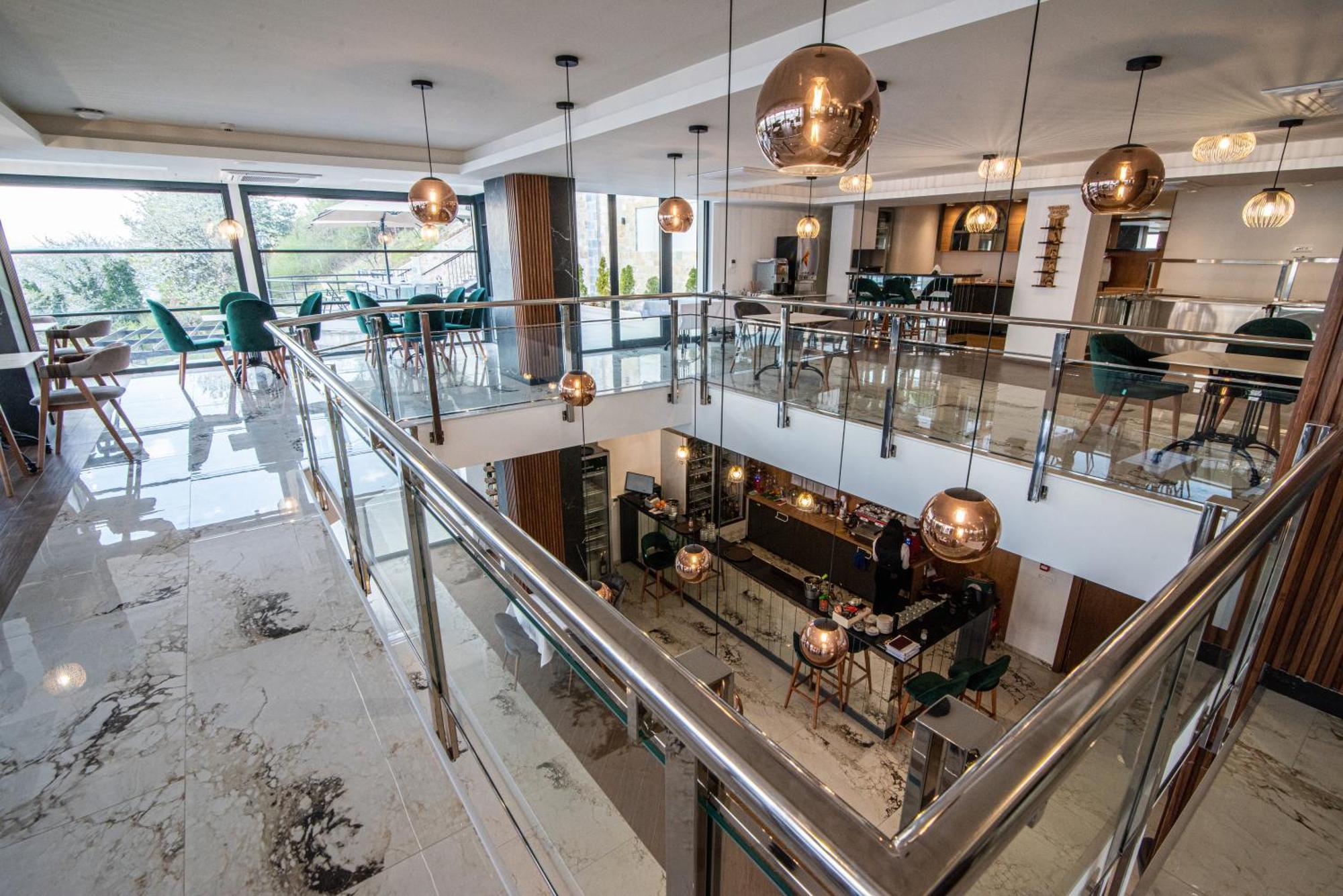 Dishli Hotel & Spa ستروغا المظهر الخارجي الصورة