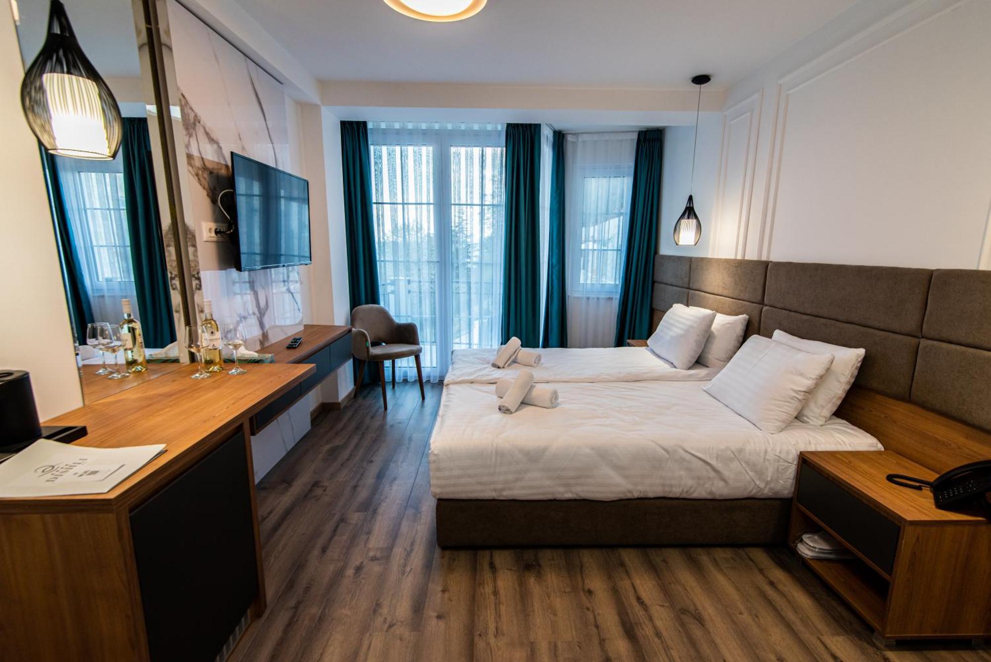 Dishli Hotel & Spa ستروغا المظهر الخارجي الصورة