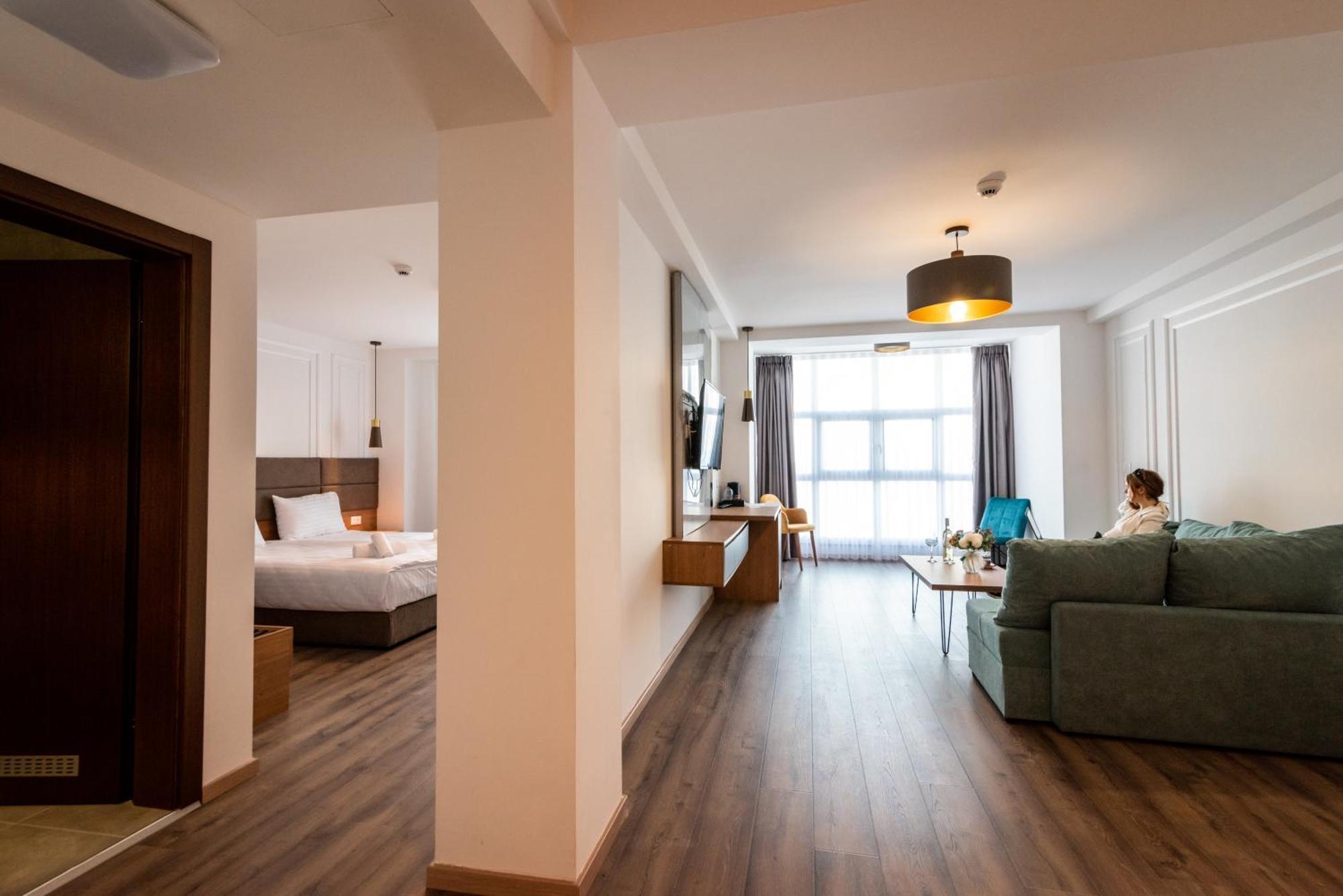 Dishli Hotel & Spa ستروغا المظهر الخارجي الصورة