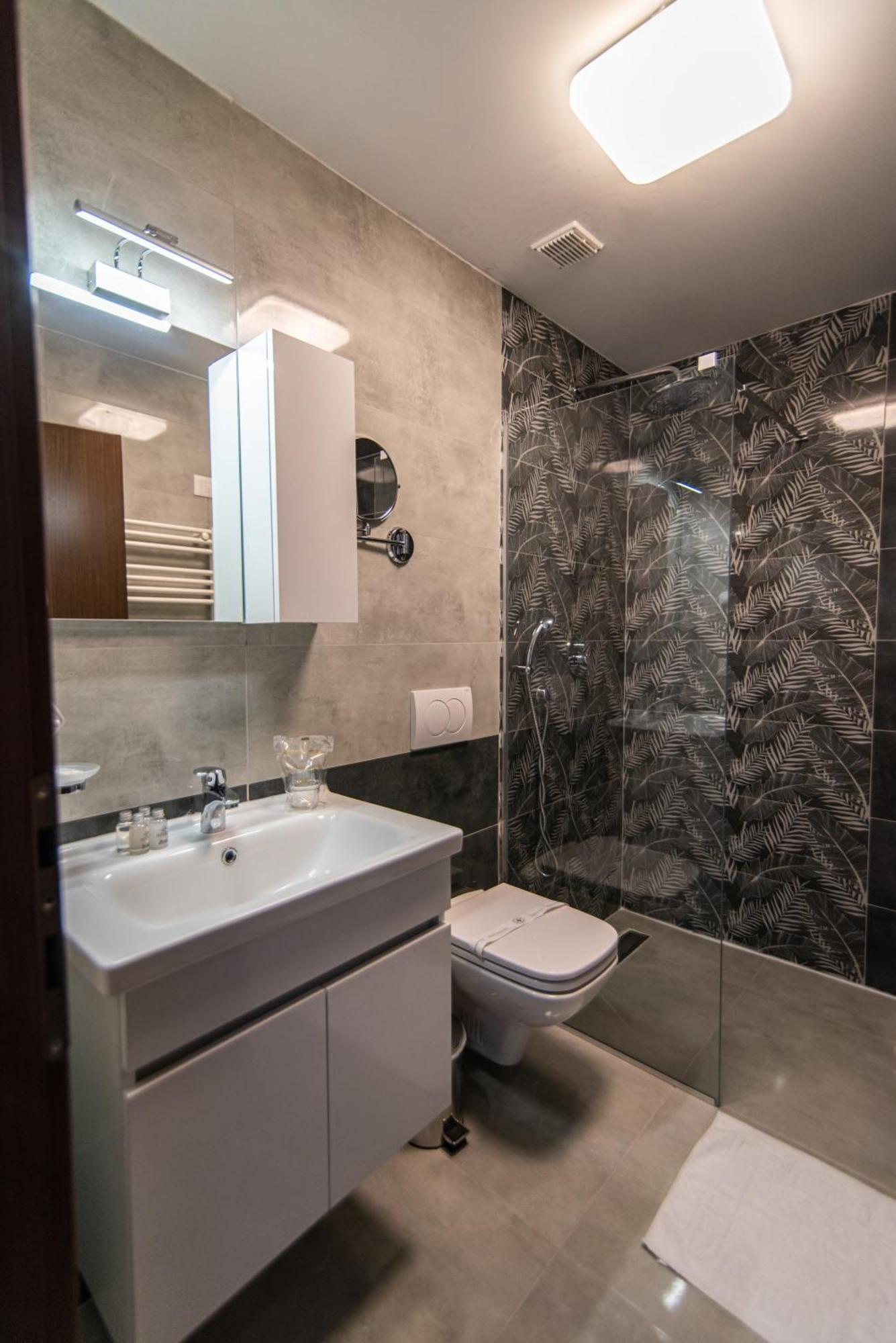 Dishli Hotel & Spa ستروغا المظهر الخارجي الصورة